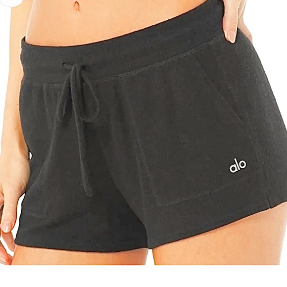 ALO YOGA- Daze Soft Plush Shorts. Size: small - Picture 1 of 5